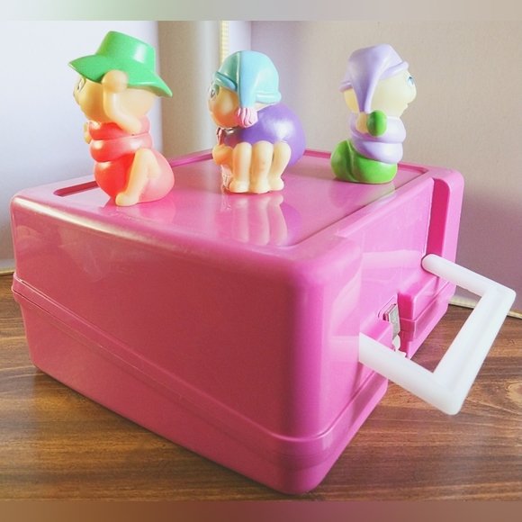 Vintage 1986 GLO Friends Glo Worm Thermos Lunch Box, Thermos & 3 Glo Figures - Picture 7 of 8